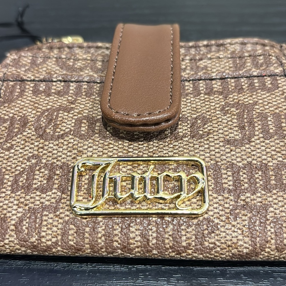 Juicy Couture Tan and Brown Card Holder with Gold Logo - Picture 5 of 5